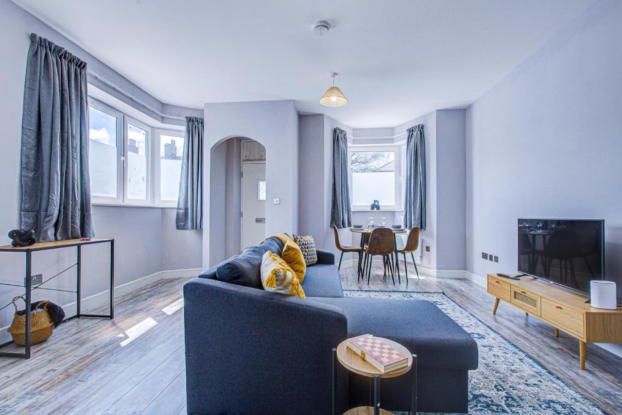 Spacious And Modern 1 Bed 1 Bath Apartment In The Heart Of イーストボーン エクステリア 写真