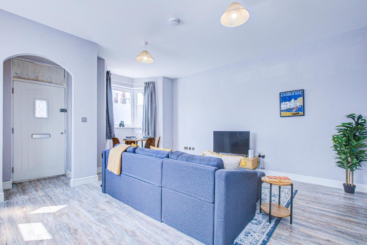 Spacious And Modern 1 Bed 1 Bath Apartment In The Heart Of イーストボーン エクステリア 写真