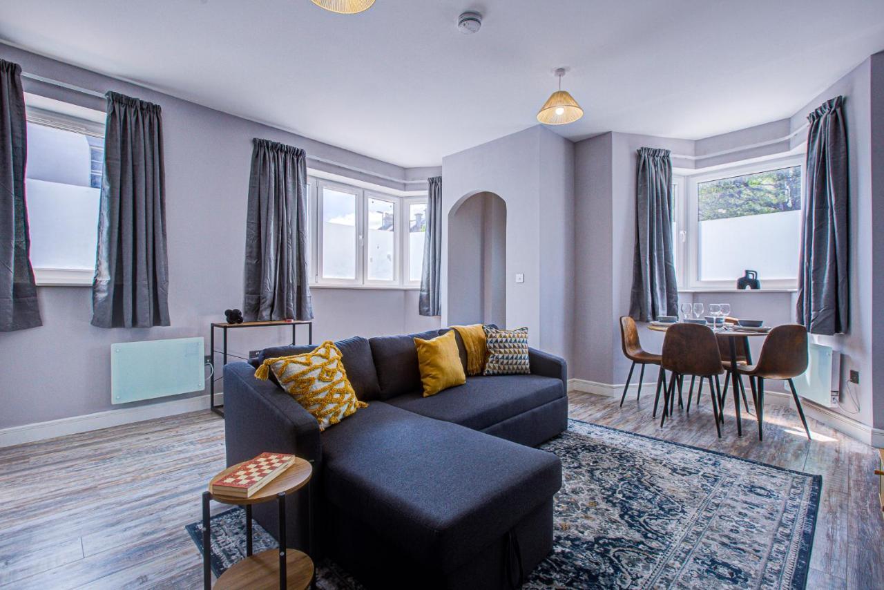 Spacious And Modern 1 Bed 1 Bath Apartment In The Heart Of イーストボーン エクステリア 写真