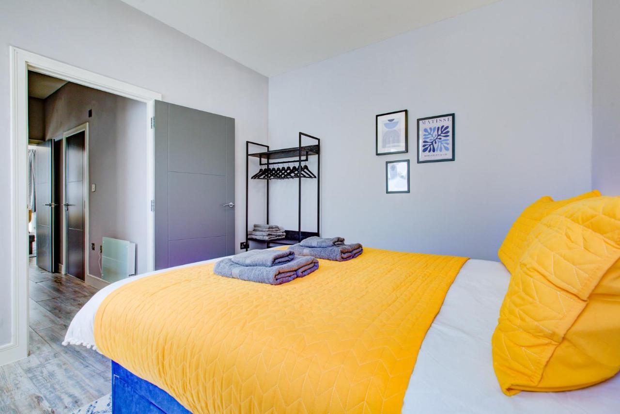 Spacious And Modern 1 Bed 1 Bath Apartment In The Heart Of イーストボーン エクステリア 写真